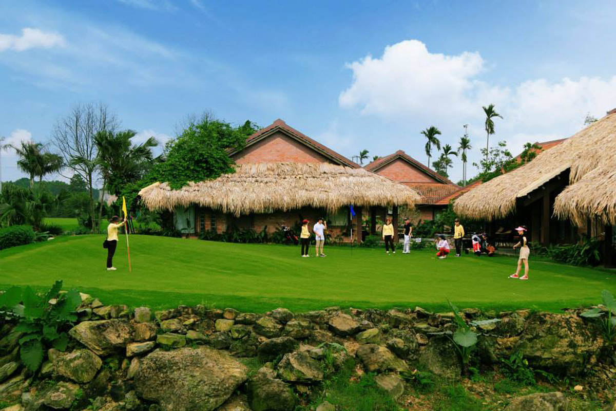 Không gian nghỉ dưỡng xanh mát tại villa Thạch Thất gần Hà Nội