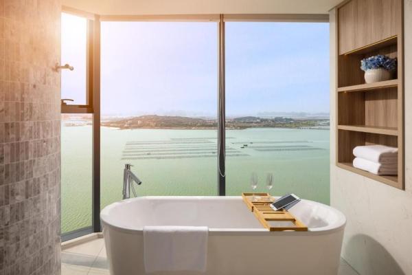 Ảnh A La Carte Ha Long - Khách sạn sát biển 5* - 7