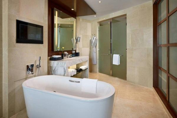 Ảnh chi tiết phòng JW-Marriott-Hotel-Hanoi-Vivatrip_03.jpeg