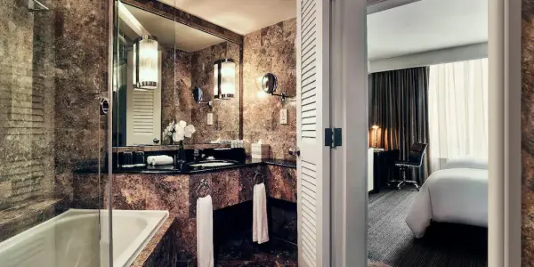 Ảnh chi tiết phòng Deluxe giường King hoặc 2 giường (Deluxe King Or Twin Room) 8