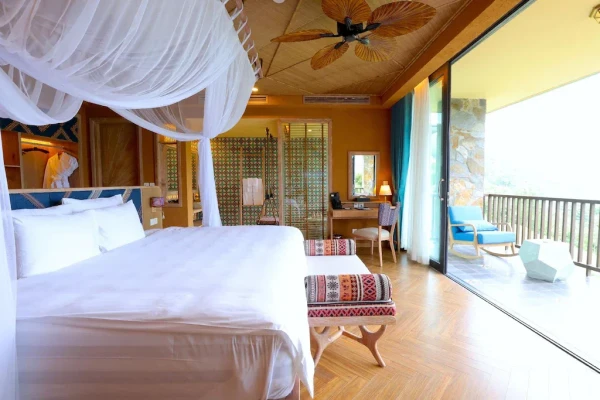 Ảnh chi tiết phòng Resort-Le-Champ-Tu-Le-phong-heritage-experience-2-giuong-don-vivatrip_02.webp