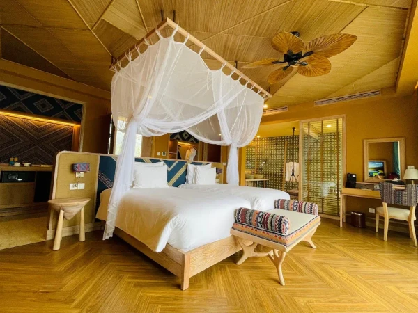 Ảnh chi tiết phòng Resort-Le-Champ-Tu-Le-phong-heritage-experience-2-giuong-don-vivatrip_08.webp