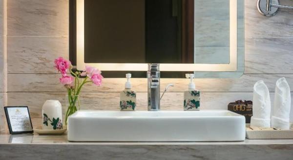 Ảnh chi tiết phòng Oriental Jade Có Sân Hiên Nhìn Ra Thành Phố (Oriental Jade Terrace City View) 10