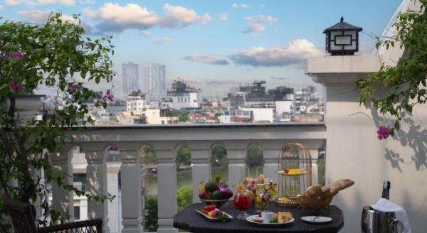 Ảnh chi tiết phòng Oriental Jade Có Sân Hiên Nhìn Ra Thành Phố (Oriental Jade Terrace City View) 13