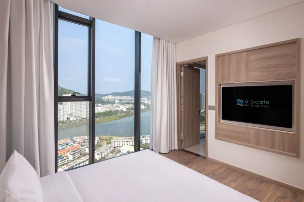 Ảnh chi tiết phòng a-la-carte-ha-long-corner-executive-city-view-apartment-vivatrip-05.webp
