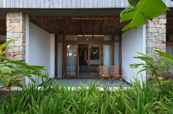 Ảnh chi tiết phòng Balcony King Garden View 8