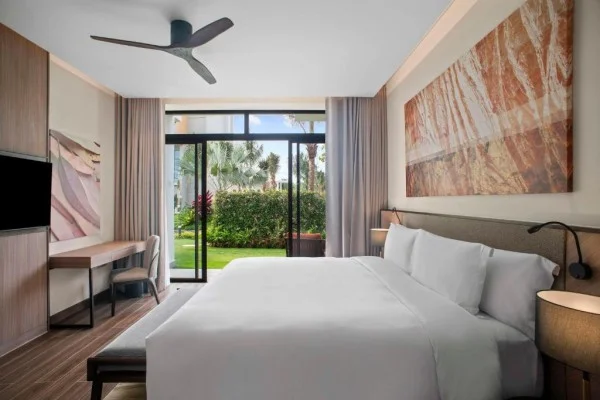 Ảnh chi tiết phòng angsana-ho-tram-suite-2-phong-ngu-voi-ho-boi-rieng-vivatrip-07.webp