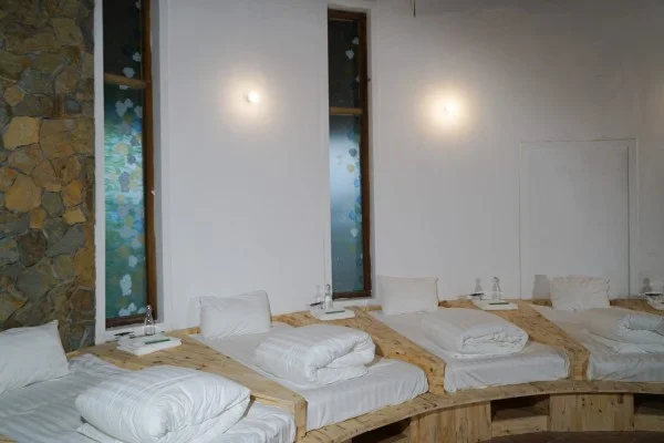 Ảnh chi tiết phòng bakhan-village-resort-mai-chau-dorm-room-vivatrip-04.webp