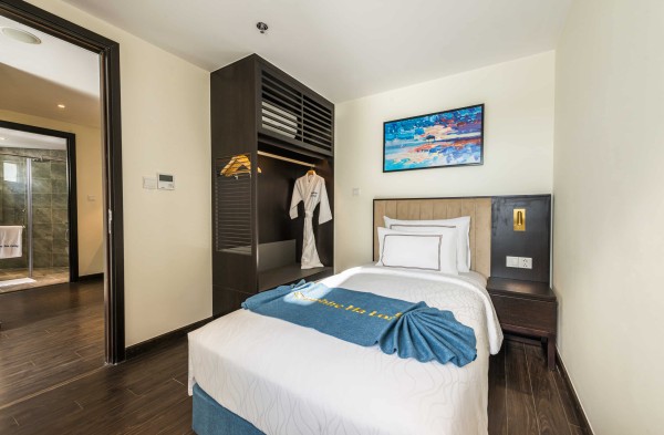 Ảnh chi tiết phòng best-western-premier-sapphire-ha-long-junior-suite-bay-view-vivatrip-04.jpg