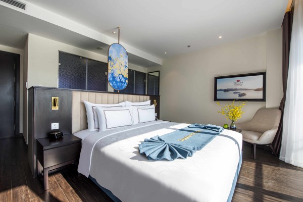 Ảnh chi tiết phòng best-western-premier-sapphire-ha-long-premier-studio-king-bay-view-vivatrip-02.jpg
