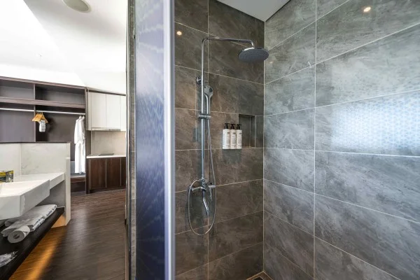 Ảnh chi tiết phòng best-western-premier-sapphire-ha-long-premier-studio-king-bay-view-vivatrip-03.webp