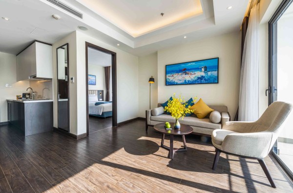 Ảnh chi tiết phòng best-western-premier-sapphire-ha-long-premier-suite-bay-view-vivatrip-02.jpg