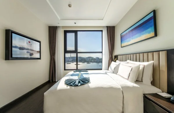 Ảnh chi tiết phòng Premier Suite Bay View 9