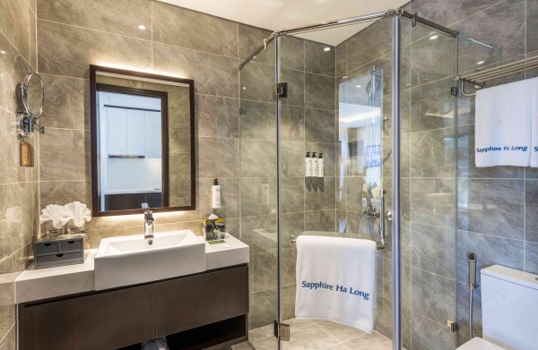 Ảnh chi tiết phòng best-western-premier-sapphire-ha-long-premier-suite-bay-view-vivatrip.jpg