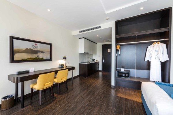 Ảnh chi tiết phòng best-western-premier-sapphire-ha-long-superior-twin-city-view-vivatrip-03.jpg
