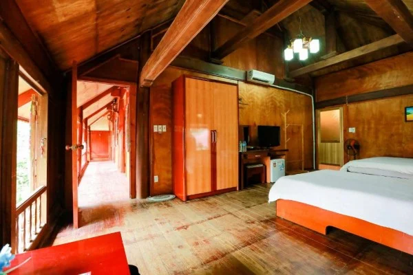 Ảnh chi tiết phòng cat-ba-eco-lodge-resort-suite-nhin-ra-nui-nhin-ra-vuon-vivatrip-02.webp