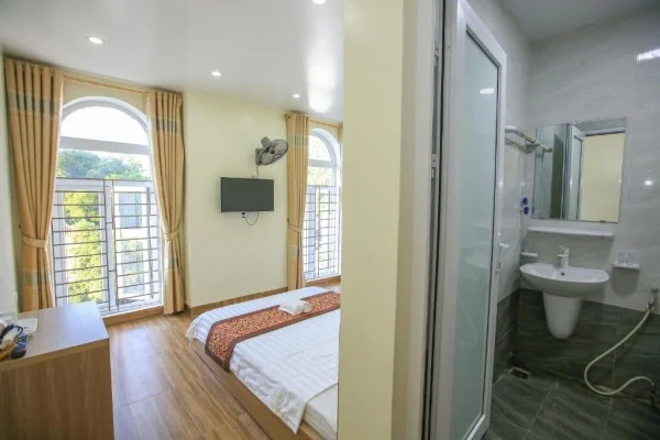 Ảnh chi tiết phòng cat-ba-green-hotel-phong-2-giuong-don-vivatrip-04.webp