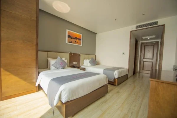 Ảnh chi tiết phòng cat-ba-paradise-hotel-sky-bar-massage-phong-3-nguoi-vivatrip-03.webp