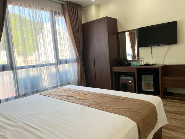 Ảnh chi tiết phòng cat-ba-rosalia-hotel-phong-deluxe-vivatrip-04.jpg