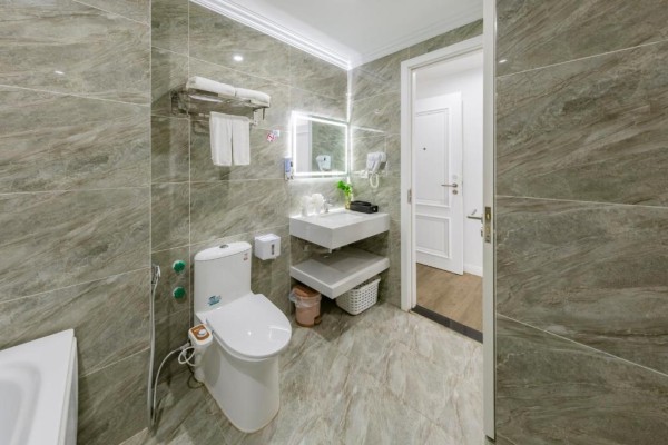 Ảnh chi tiết phòng cat-ba-wonder-hotel-phong-deluxe-vivatrip-04-1.jpg