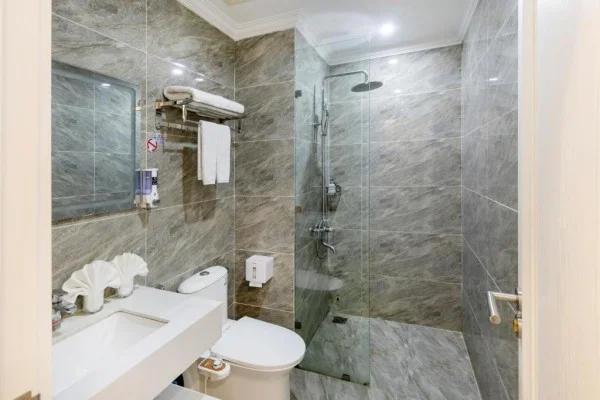 Ảnh chi tiết phòng cat-ba-wonder-hotel-phong-gia-dinh-vivatrip.webp