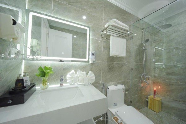 Ảnh chi tiết phòng cat-ba-wonder-hotel-suite-2-phong-ngu-vivatrip.jpg