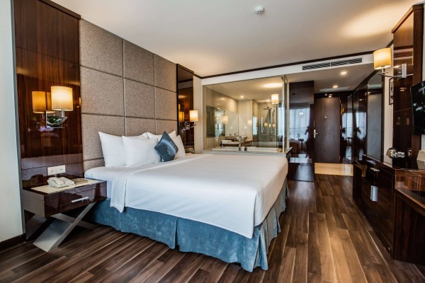 Ảnh chi tiết phòng central-luxury-ha-long-deluxe-king-vivatrip-06.jpg