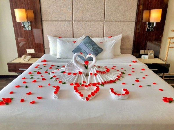 Ảnh chi tiết phòng central-luxury-ha-long-deluxe-twin-vivatrip-09.jpg
