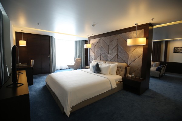 Ảnh chi tiết phòng central-luxury-ha-long-executive-suite-vivatrip-18-1.jpg