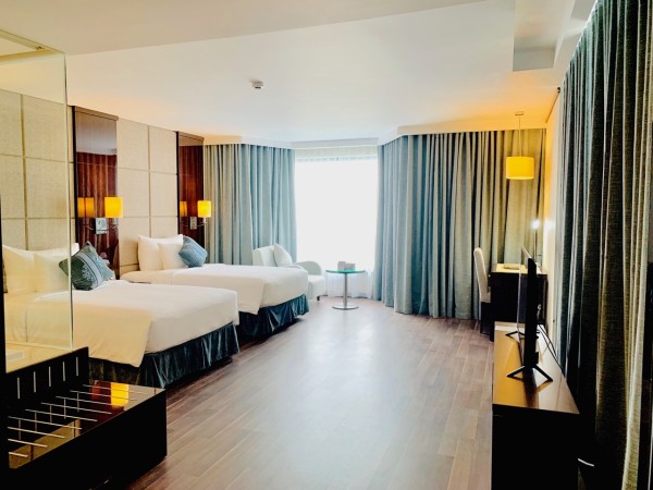 Ảnh chi tiết phòng central-luxury-ha-long-premium-twin-vivatrip-02.jpg