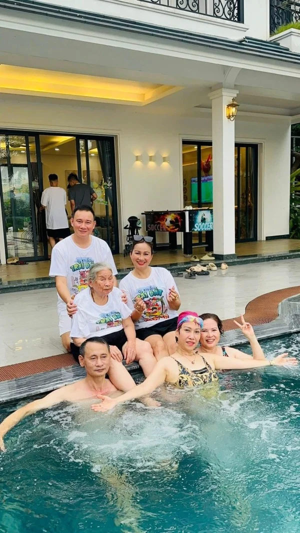 Ảnh Viva HB08 - Bể bơi bốn mùa ngoài trời - 22