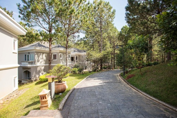 Ảnh chi tiết phòng da-lat-edensee-lake-resort-spa-phong-sang-trong-vivatrip.jpg