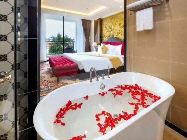 Ảnh chi tiết phòng Executive Suite giường King (Executive Suite King) 10