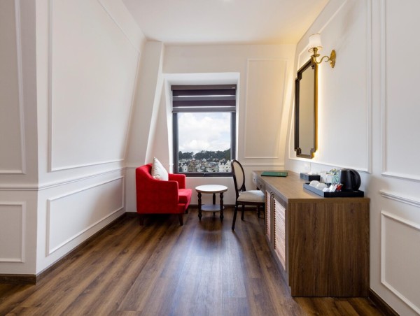 Ảnh chi tiết phòng da-lat-prince-phong-loai-sang-giuong-doi-vivatrip-03.jpg