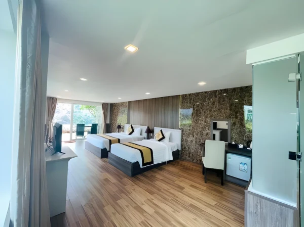 Ảnh chi tiết phòng da-lat-wonder-resort-triple-room-vivatrip-02.webp