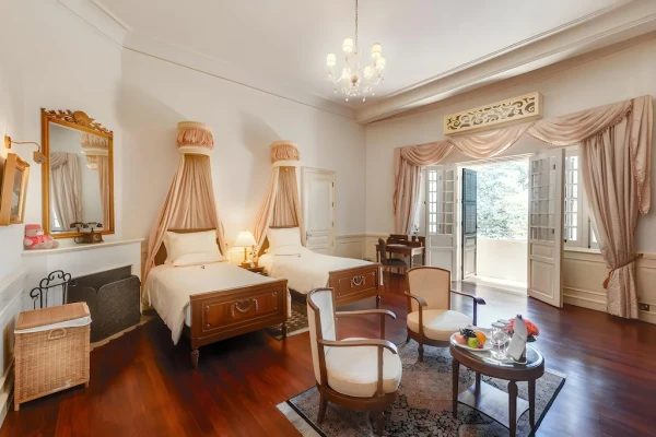 Ảnh chi tiết phòng dalat-palace-heritage-hotel-phong-sang-trong-khong-ban-cong-vivatrip-03.webp