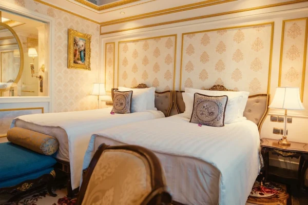 Ảnh chi tiết phòng dalat-palace-heritage-hotel-royal-superior-vivatrip-02.webp