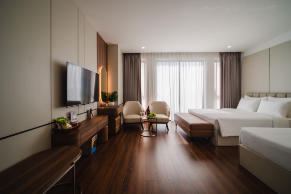 Ảnh chi tiết phòng danitel-halong-deluxe-room-vivatrip-02.jpg