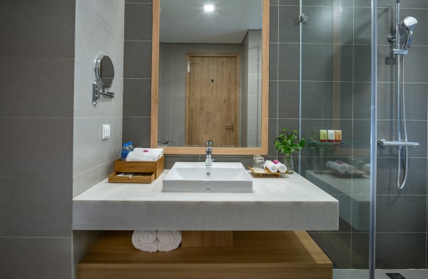 Ảnh chi tiết phòng delasea-ha-long-deluxe-twin-city-vivatrip-03.jpg