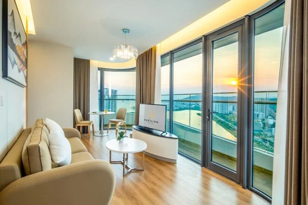 Ảnh chi tiết phòng delasea-ha-long-suite-ocean-view-vivatrip-02.webp