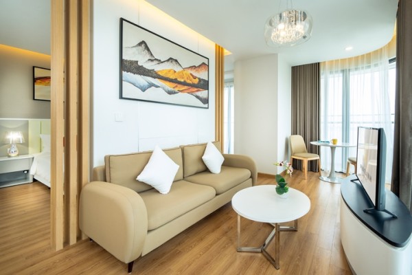 Ảnh chi tiết phòng delasea-ha-long-suite-ocean-view-vivatrip-03.jpg