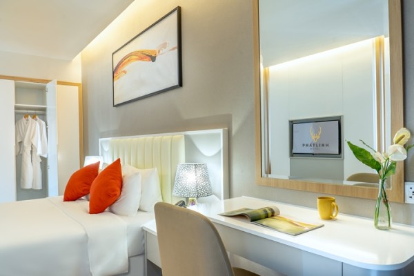 Ảnh chi tiết phòng delasea-ha-long-suite-ocean-view-vivatrip-04.jpg