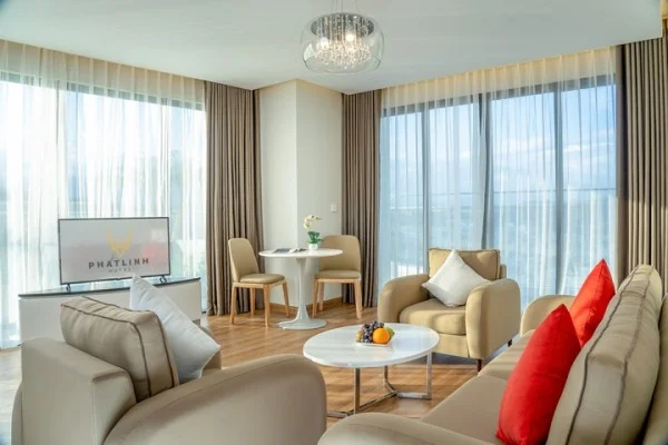 Ảnh chi tiết phòng Suite with City View 7
