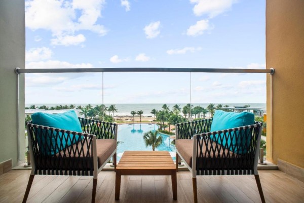 Ảnh chi tiết phòng Suite 2 Phòng ngủ có Ban công và Nhìn ra Biển 8