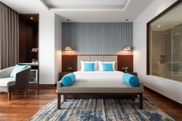 Ảnh chi tiết phòng dlecia-ha-long-grand-deluxe-king-vivatrip-04.webp