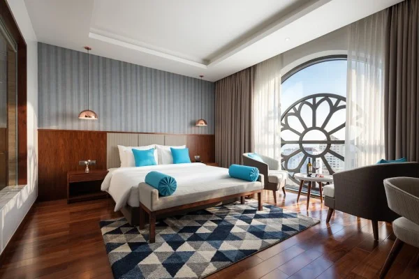 Ảnh chi tiết phòng dlecia-ha-long-premier-deluxe-king-vivatrip-02.webp