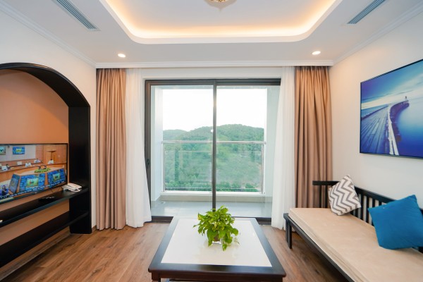 Ảnh chi tiết phòng dlioro-hotel-resort-deluxe-suite-vivatrip-04.jpg