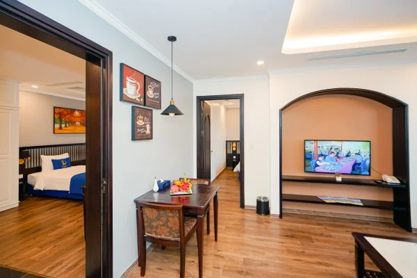 Ảnh chi tiết phòng dlioro-hotel-resort-family-suite-vivatrip-02.webp