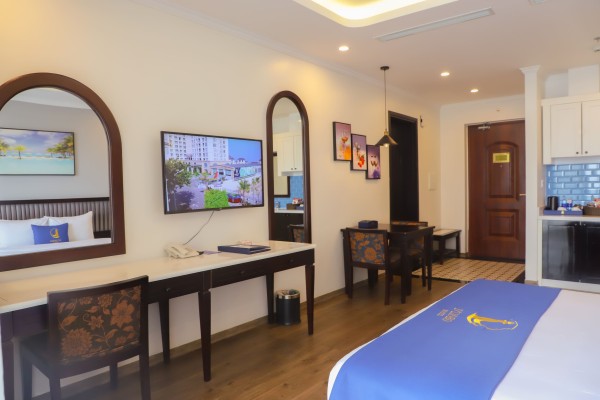 Ảnh chi tiết phòng dlioro-hotel-resort-senior-deluxe-king-vivatrip-04.jpg