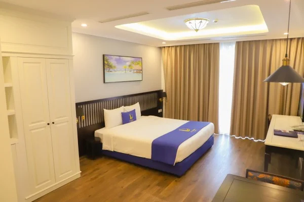 Ảnh chi tiết phòng dlioro-hotel-resort-senior-deluxe-king-vivatrip.webp